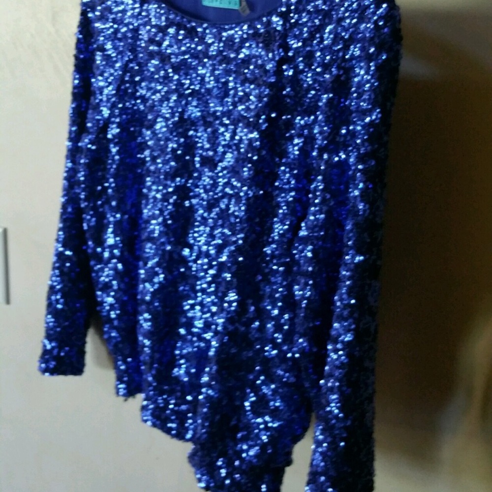 Alice And Olivia Sequence Top Size Small - image 4